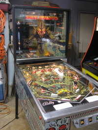 Space Invaders pinball by Bally 1980