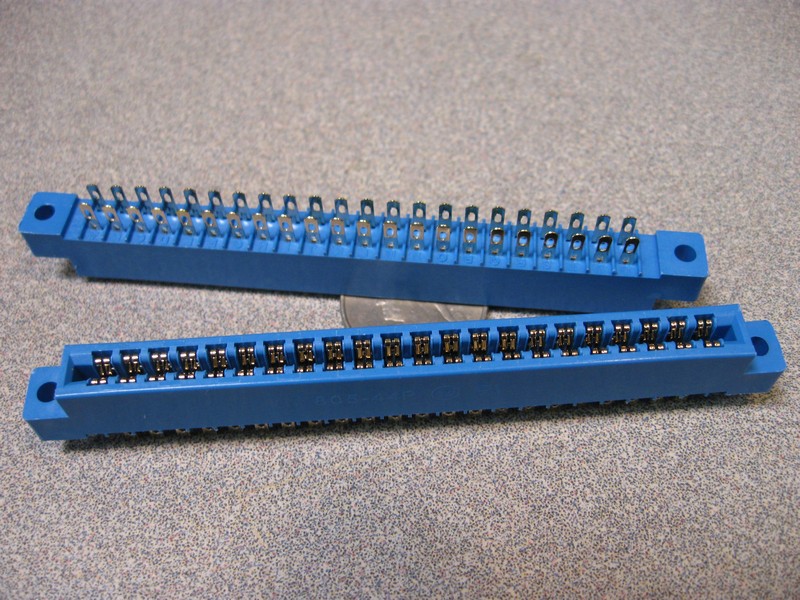 Card Edge Connector .156 x 44 pins - Click Image to Close